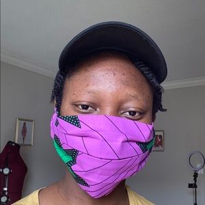 Face masks with filter pocket